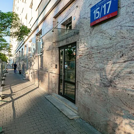 Rakowiecka - Bezplatny Parking - Free Parking - Stacja Metra 500M - Underground Station 500M Better Rental Warszawa Zewnętrze zdjęcie