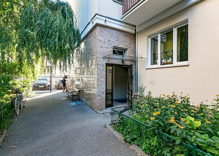 Rakowiecka - Bezplatny Parking - Free Parking - Stacja Metra 500M - Underground Station 500M Better Rental