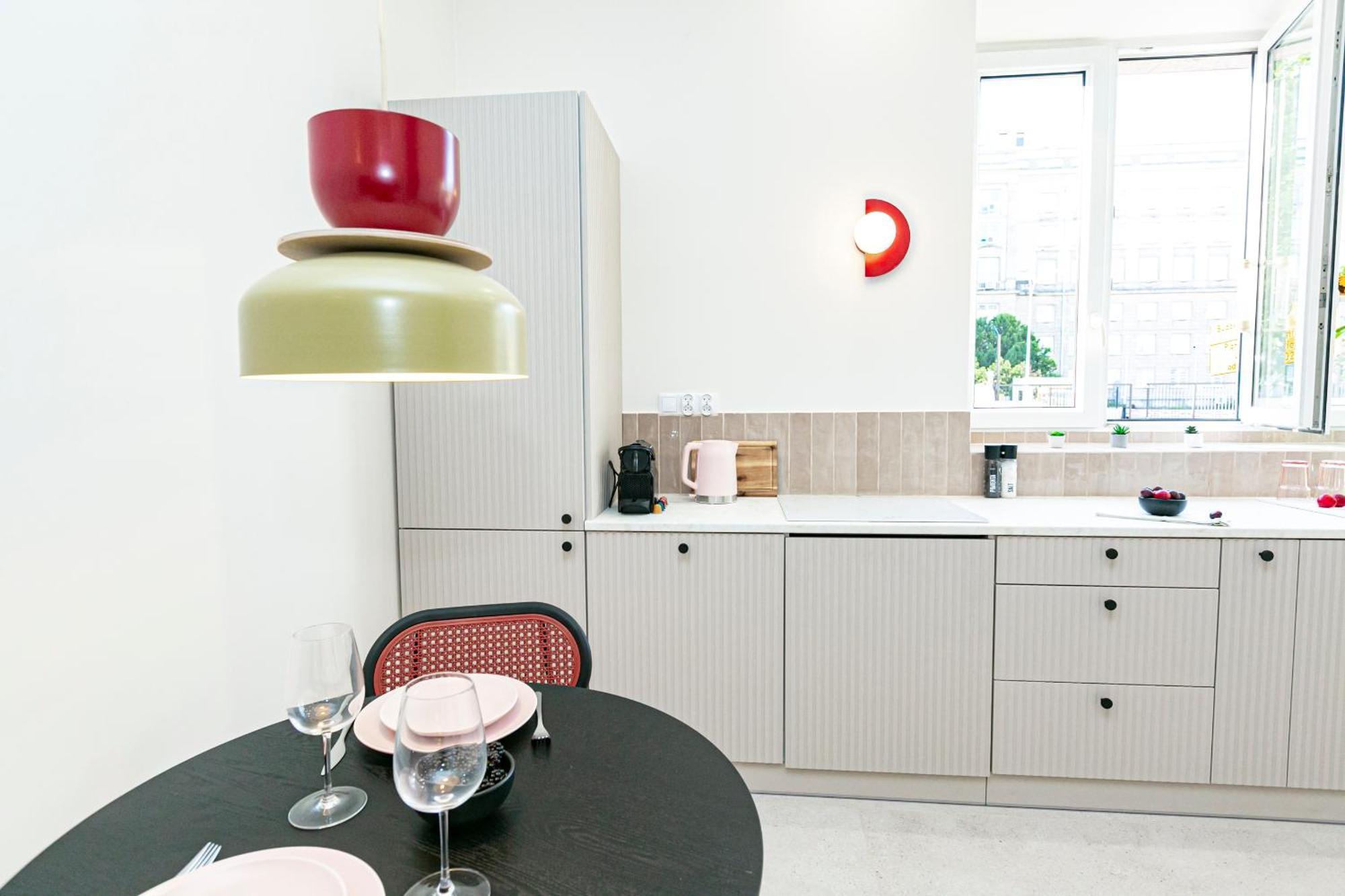 Apartment Rakowiecka - Bezplatny Parking - Free Parking - Stacja Metra 500m - Underground Station 500m Better Warsaw
