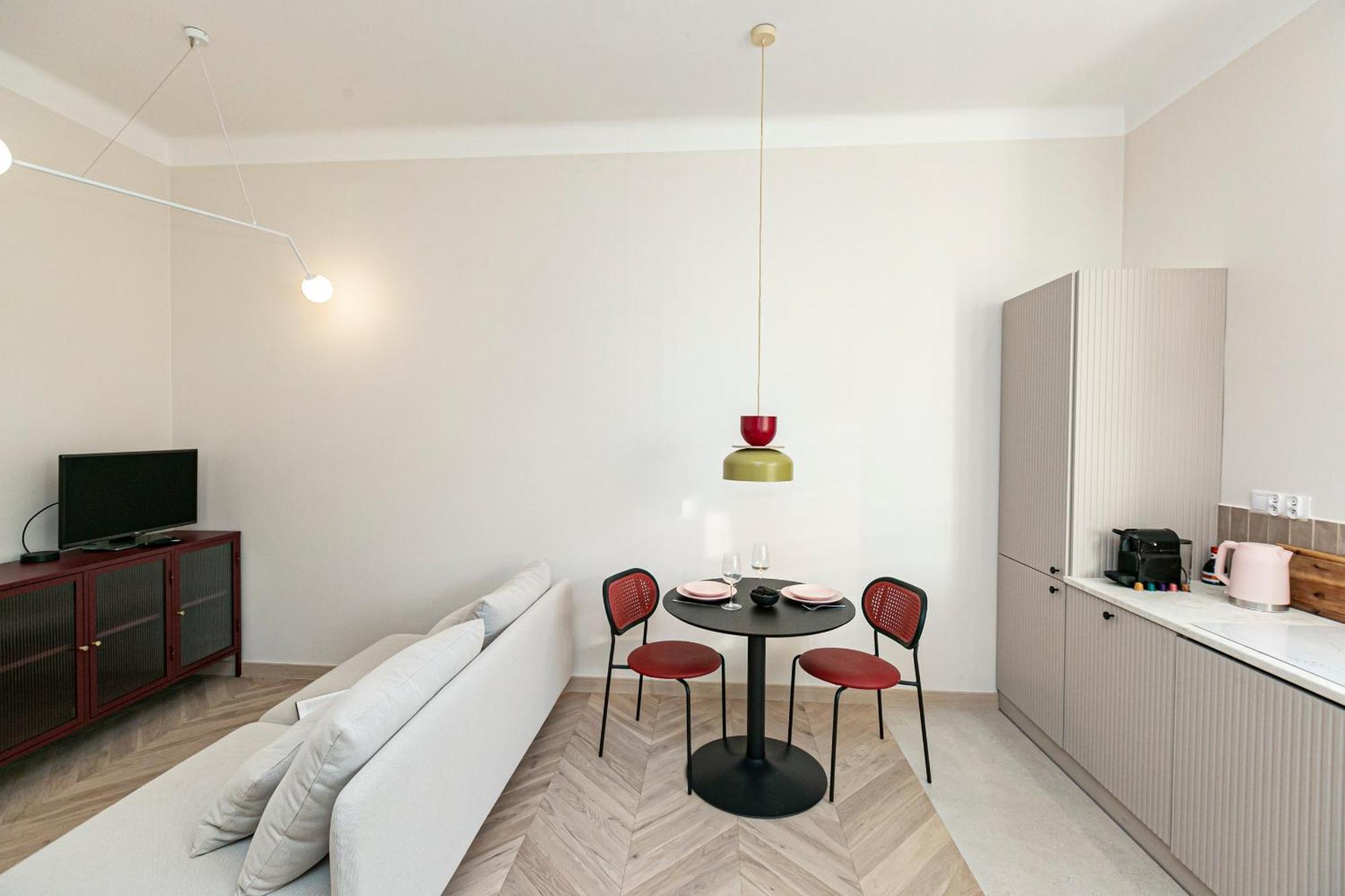 Apartment Rakowiecka - Bezplatny Parking - Free Parking - Stacja Metra 500m - Underground Station 500m Better