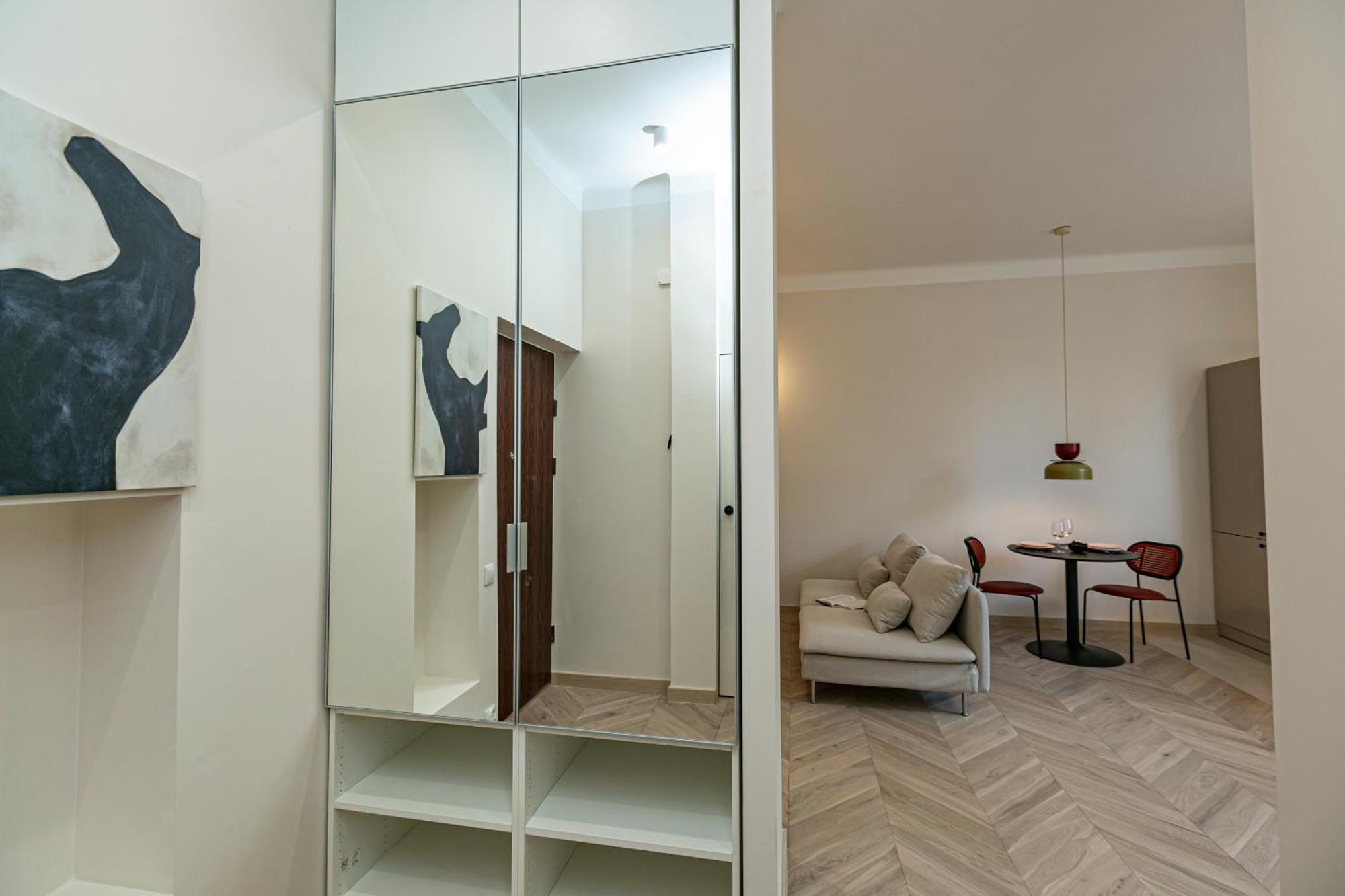 Apartment Rakowiecka - Bezplatny Parking - Free Parking - Stacja Metra 500m - Underground Station 500m Better