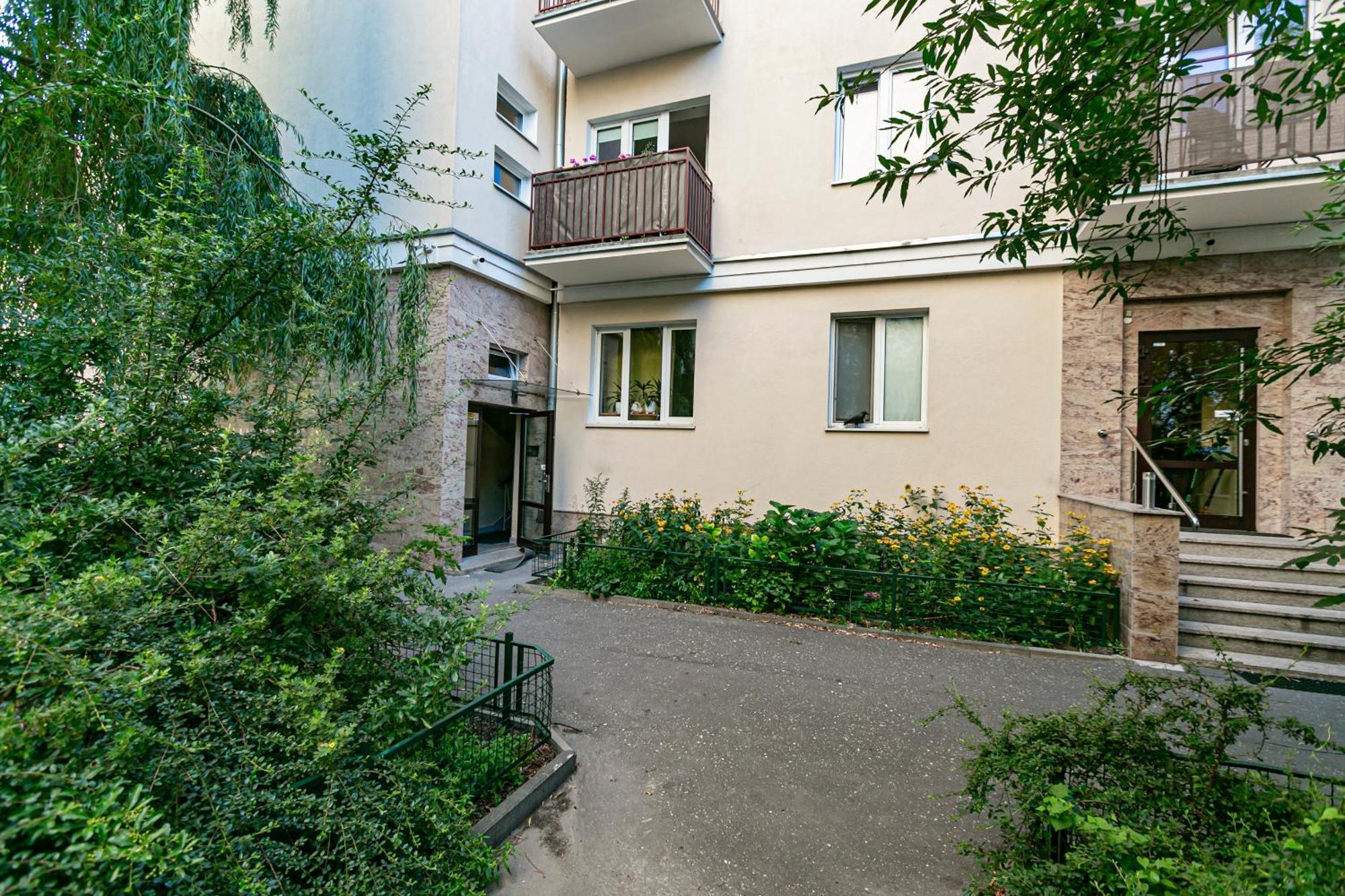 Rakowiecka - Bezplatny Parking - Free Parking - Stacja Metra 500m - Underground Station 500m Better Apartment Warsaw