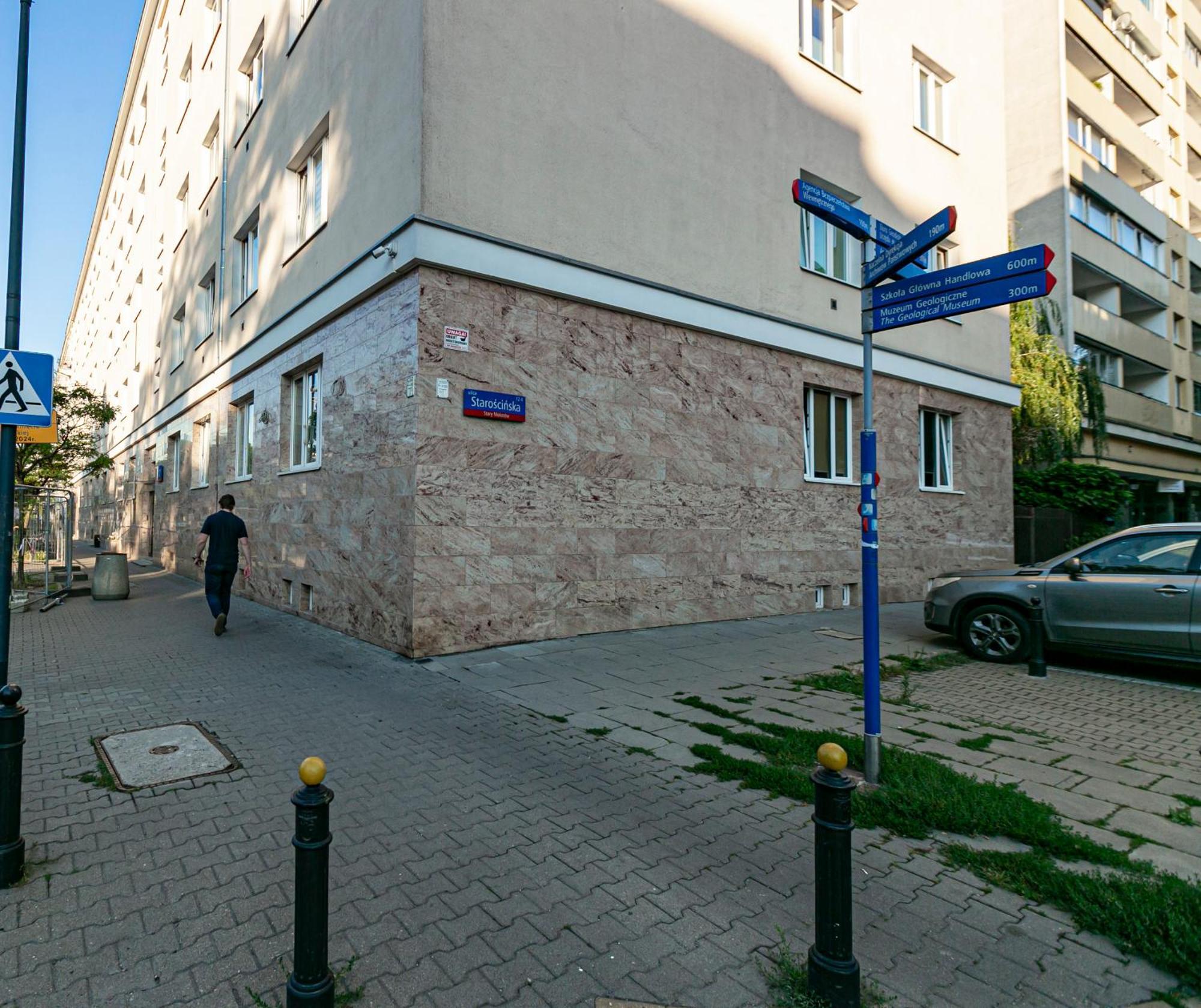 Rakowiecka - Bezplatny Parking - Free Parking - Stacja Metra 500m - Underground Station 500m Better *